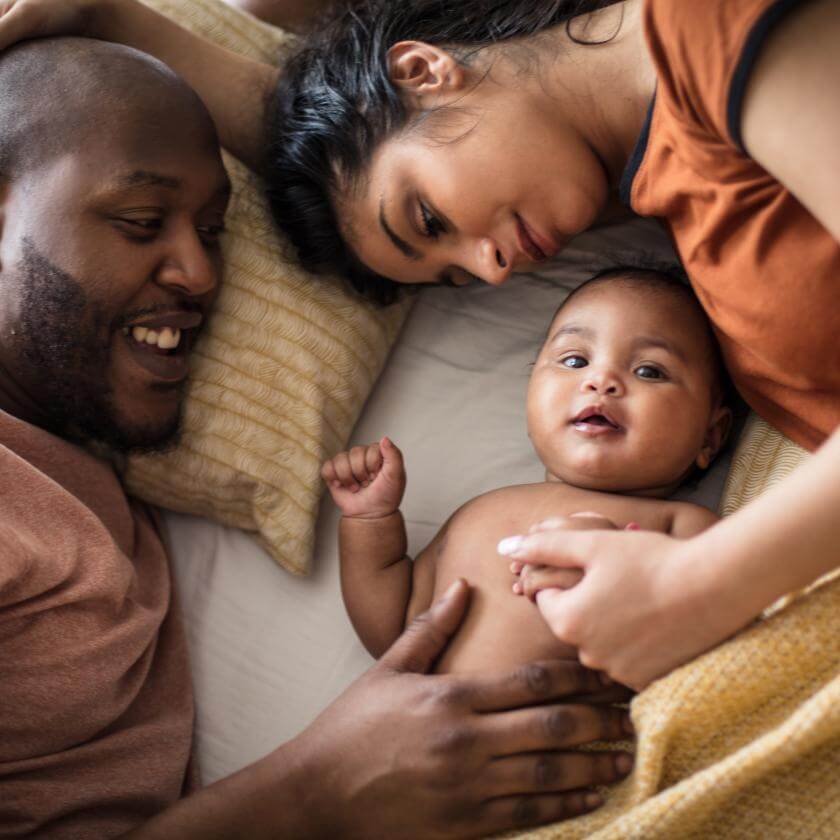 parents avec leur enfant
