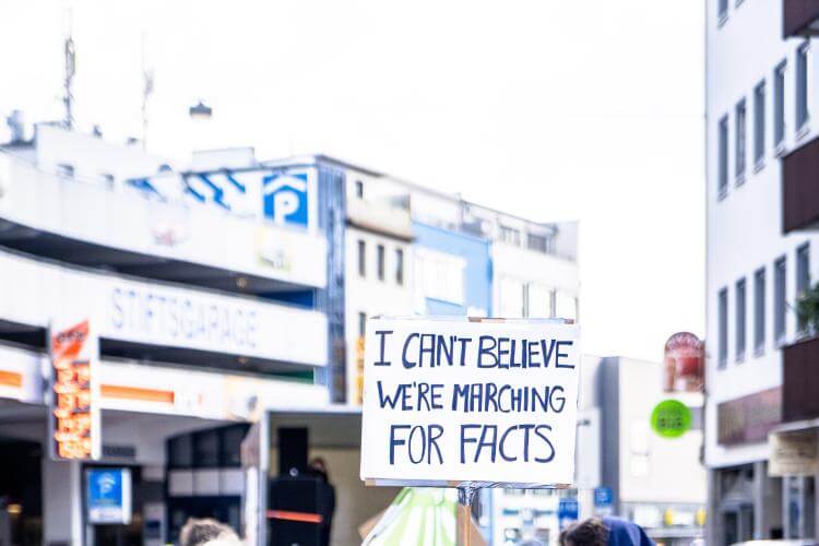 Manifestation: je ne peux pas croire qu'on manifeste encore pour la vérité des faits